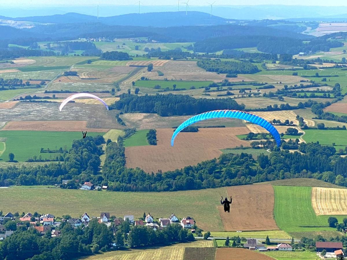 Fraenkische Linie - Radspitz-Ferienwohnungen Marktrodach Buitenkant foto